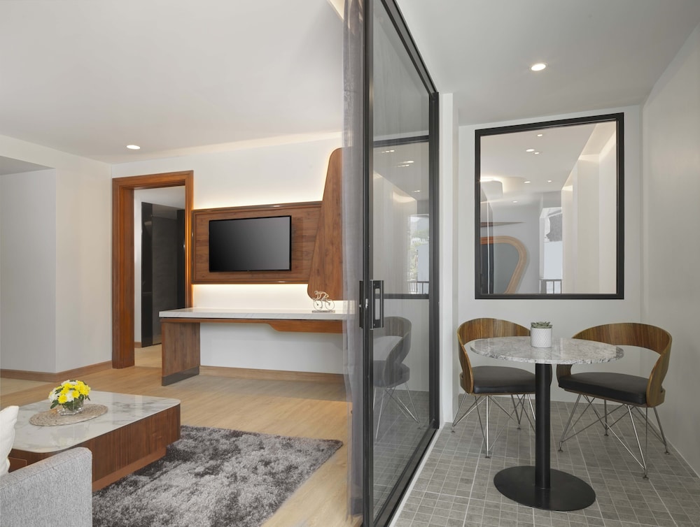 2-Bedroom Suite - Photo 4
