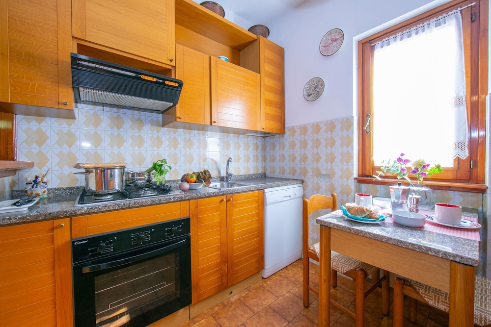 Villa photo 2