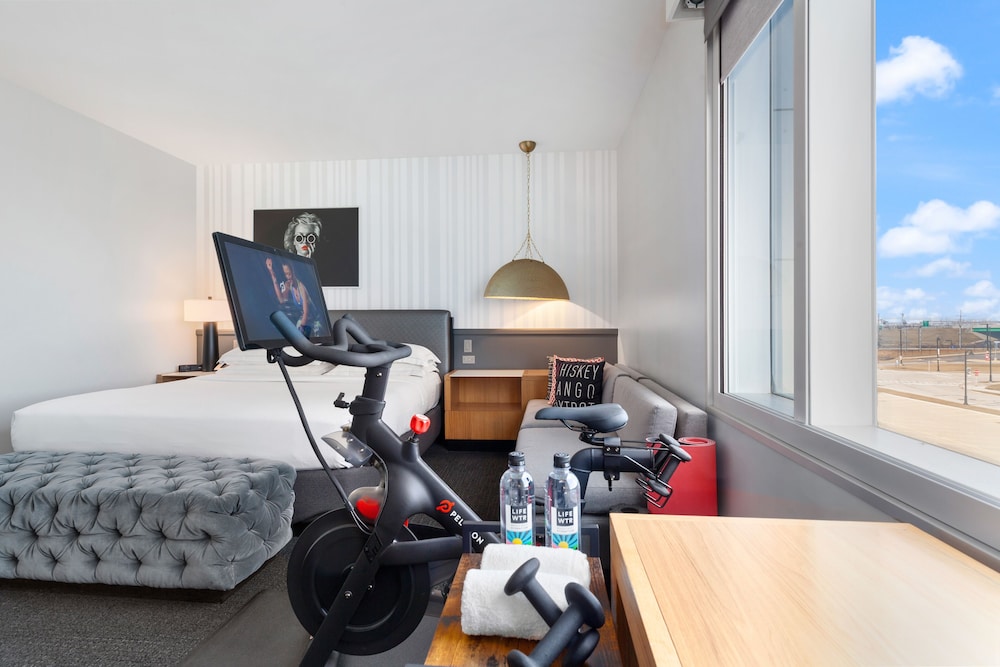 Room, 1 King Bed, Corner (w/ Peloton Bike) - Photo 3