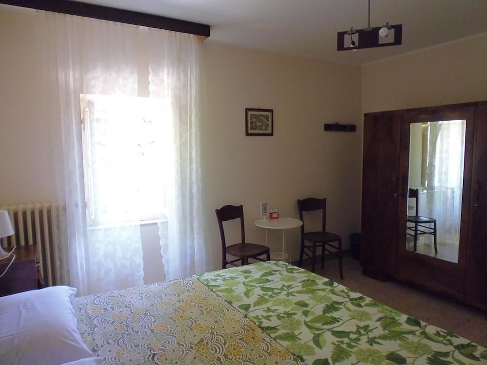 Double Room, Shared Bathroom photo 2