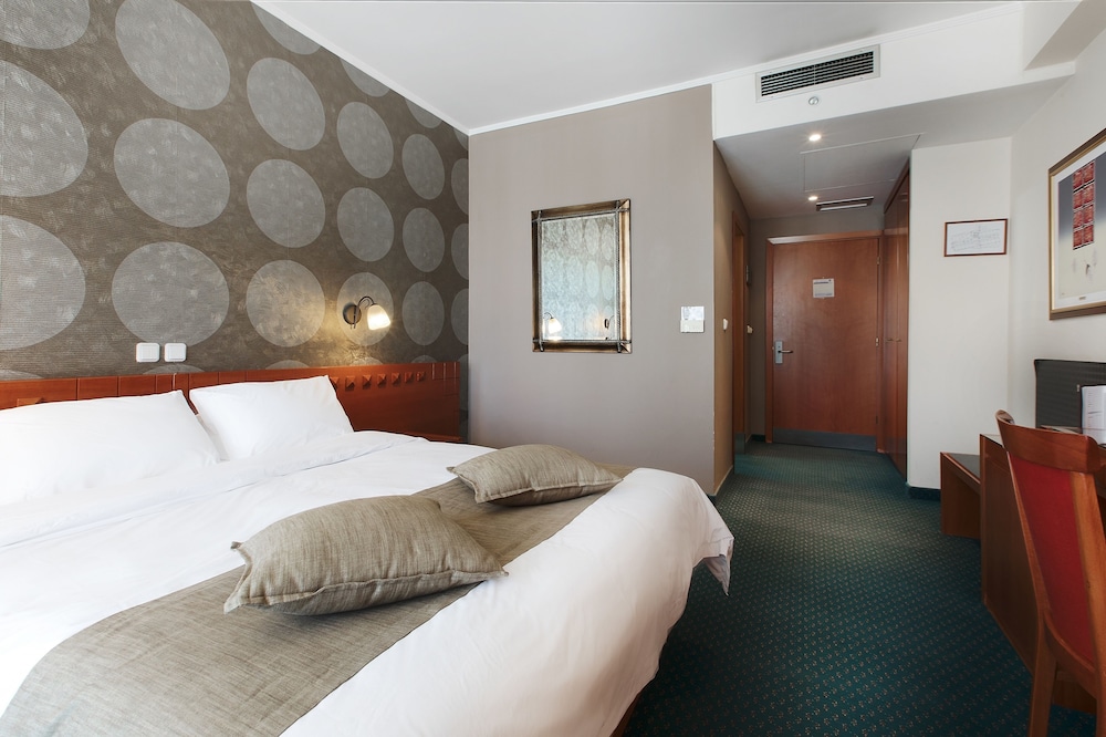 Standard Twin Room photo 3