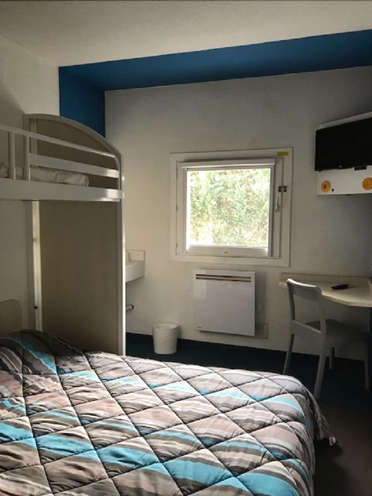Triple Room, Shared Bathroom photo 2
