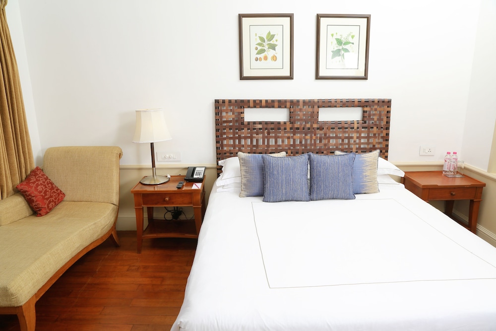 Superior Room, 1 King Bed, Harbor View, Tower (Tower Wing) photo 3