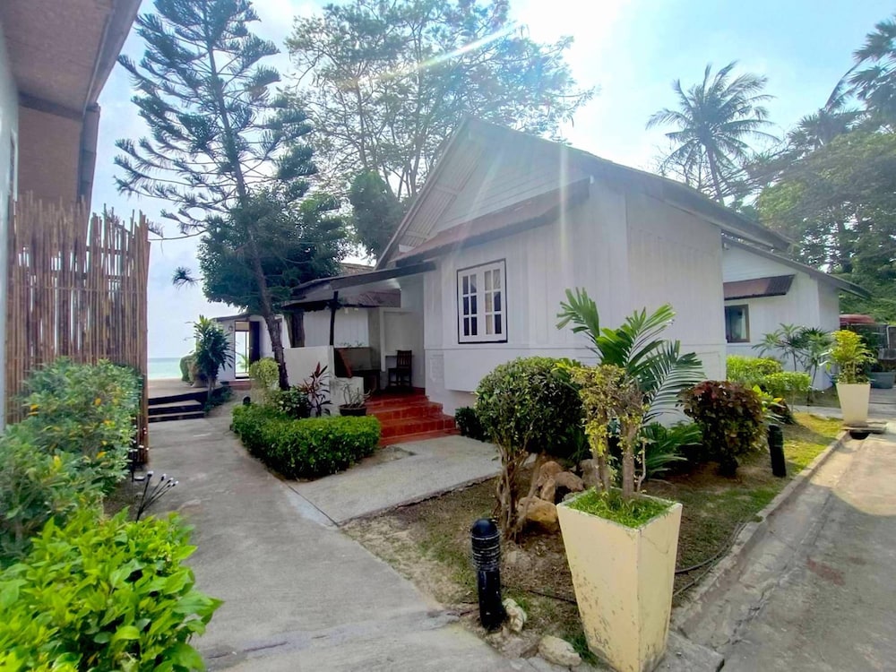 Deluxe Bungalow - Photo 8