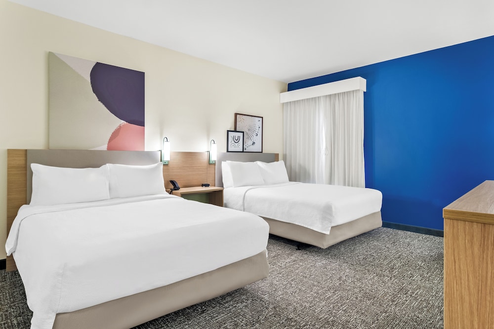 Room, 2 Queen Beds, Accessible, Bathtub - Photo 1