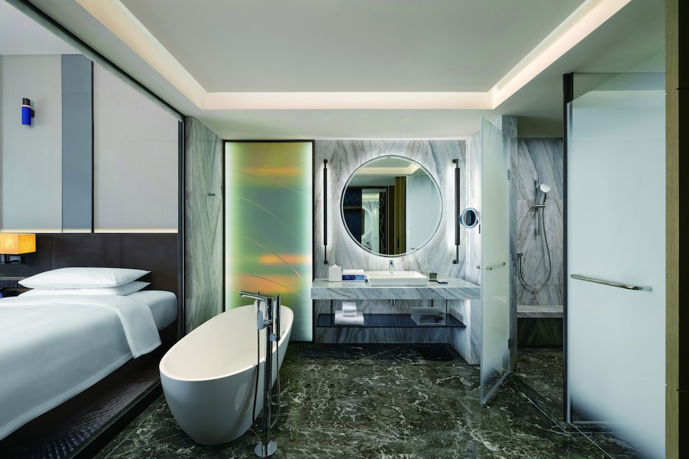 Executive Suite, 1 Bedroom - Photo 5