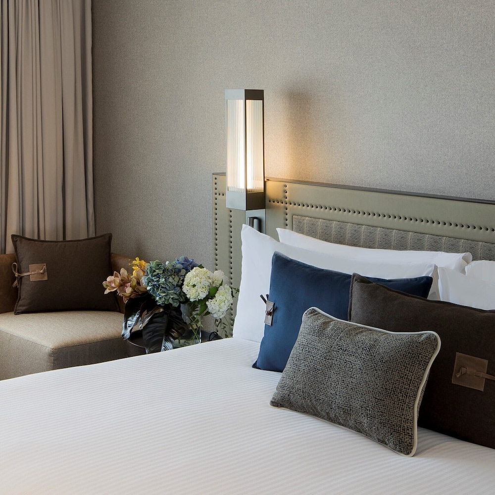 Superior Room, 1 Queen Bed photo 2