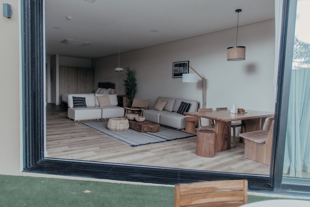 Luxury Studio Suite, Beach View photo 2