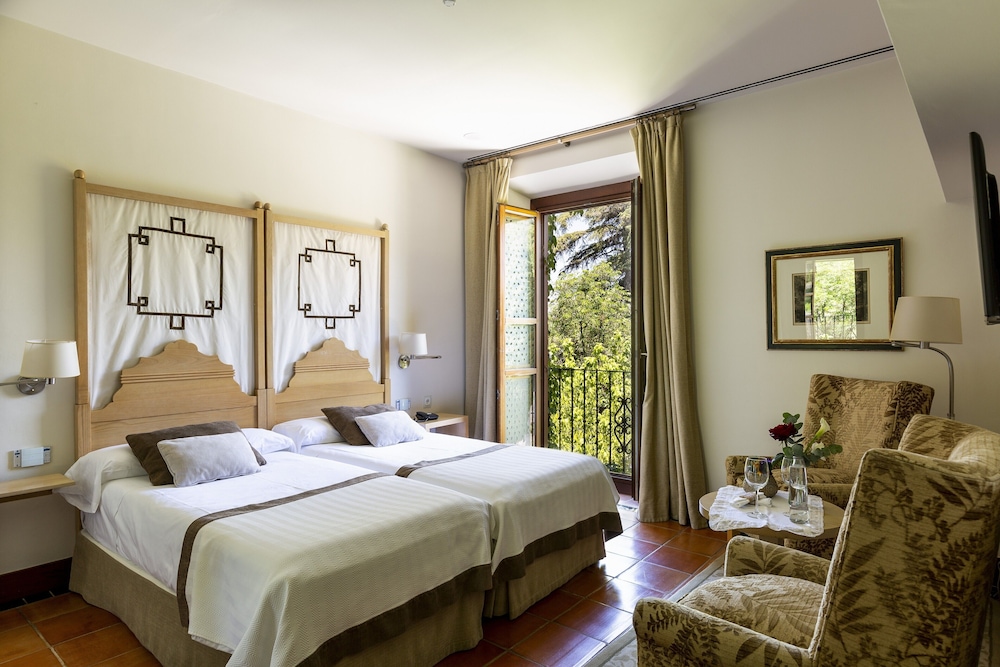 Superior Twin Room - Photo 4