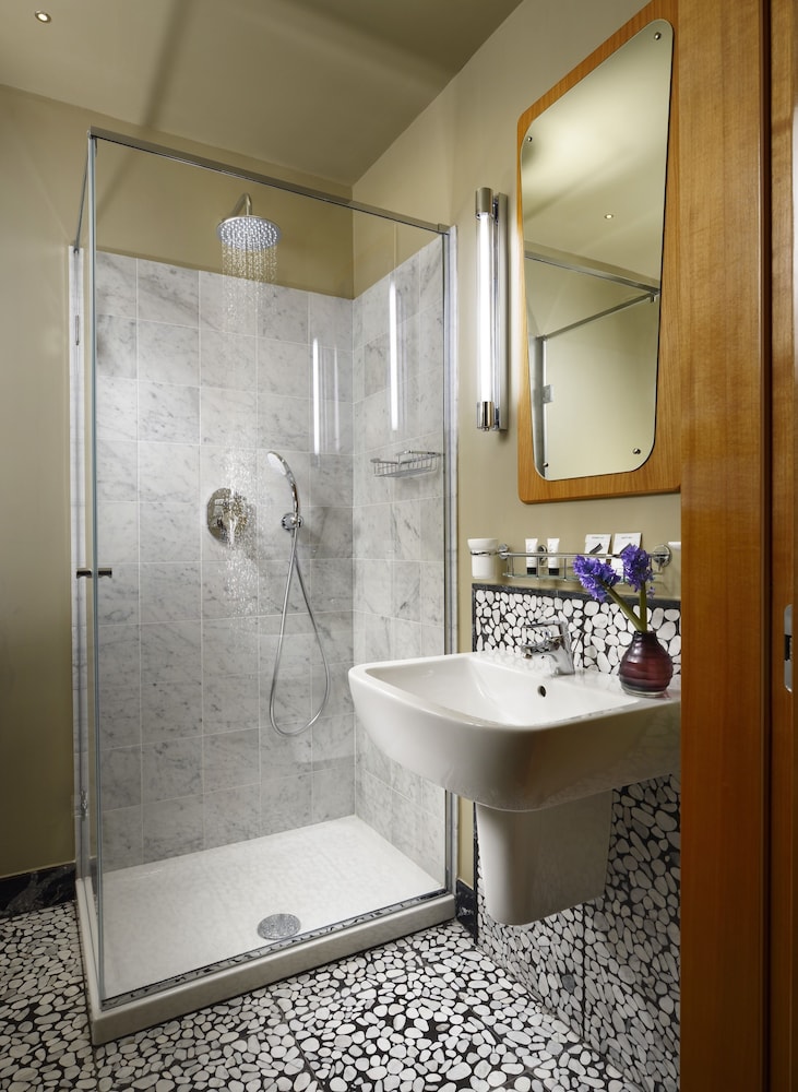Deluxe Double Room, City View photo 3