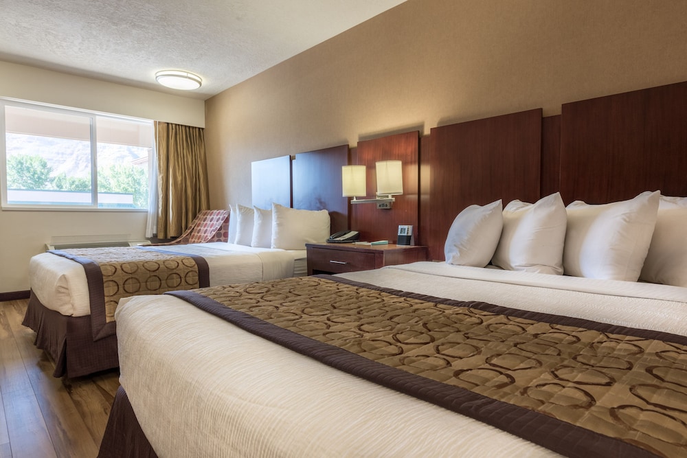 Deluxe Room, 2 Queen Beds, Balcony - Photo 2