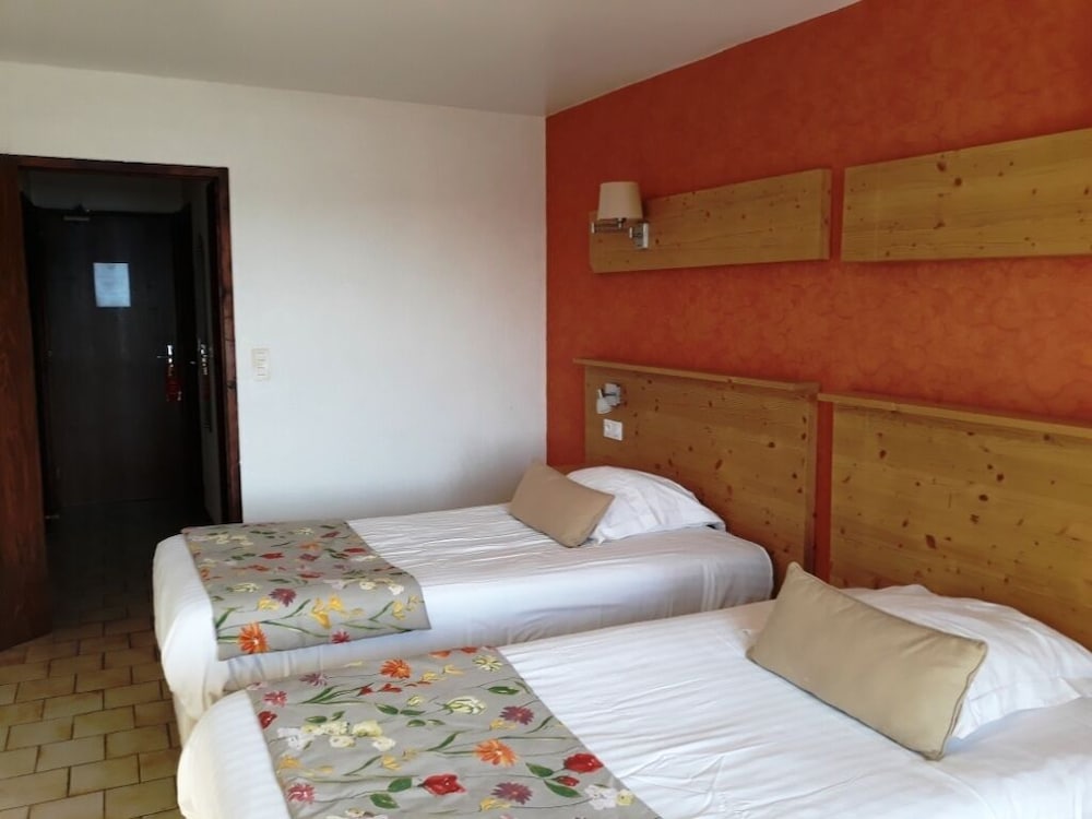 Chambre avec lits jumeaux, balcon, vue lac photo 1