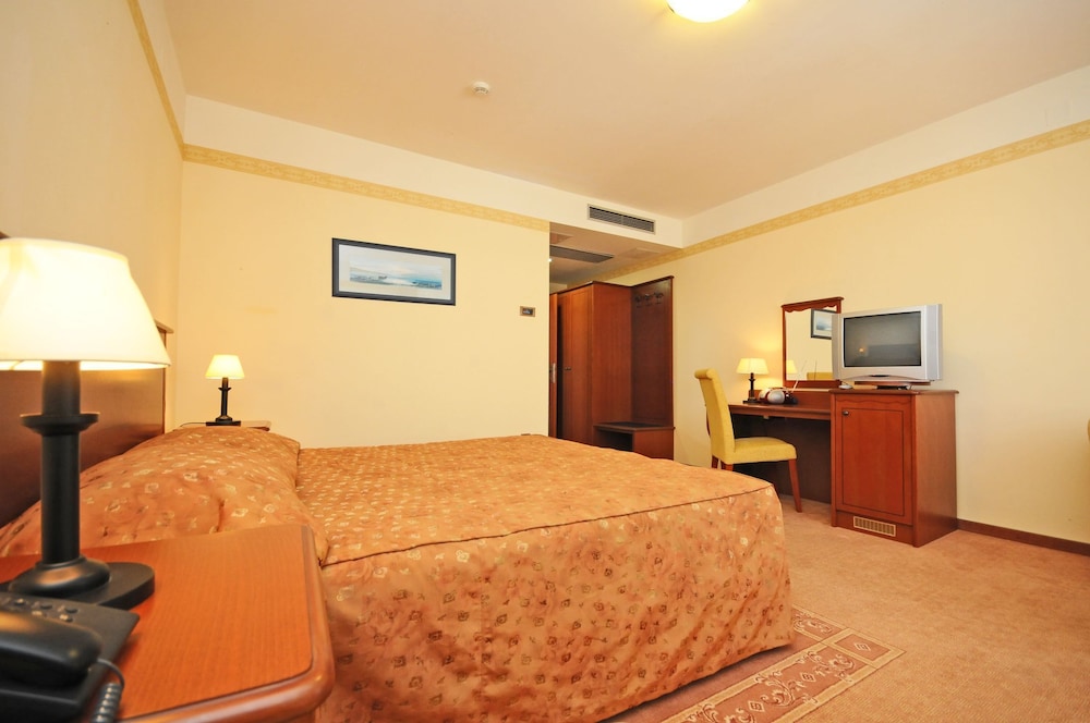 Comfort Double or Twin Room, 1 Bedroom, Non Smoking, Partial Ocean View (with Twin Bed) photo 3