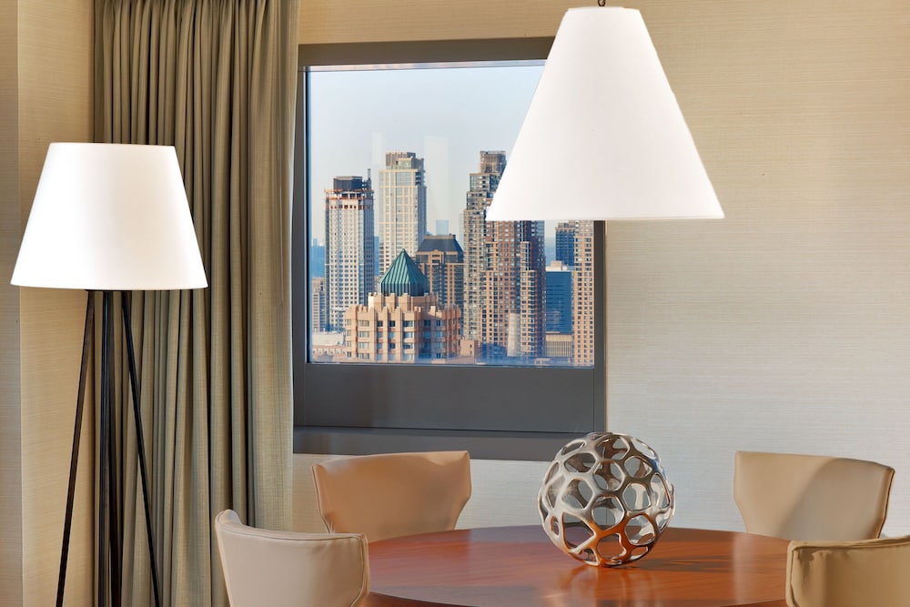 Suite, 1 Bedroom, River View thumbnail 5