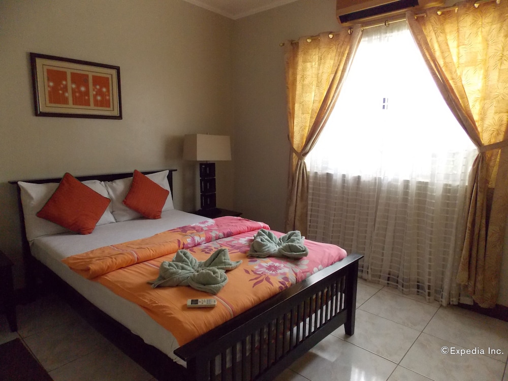 Bungalow Budget Bedroom A, Shared Bathroom photo 3