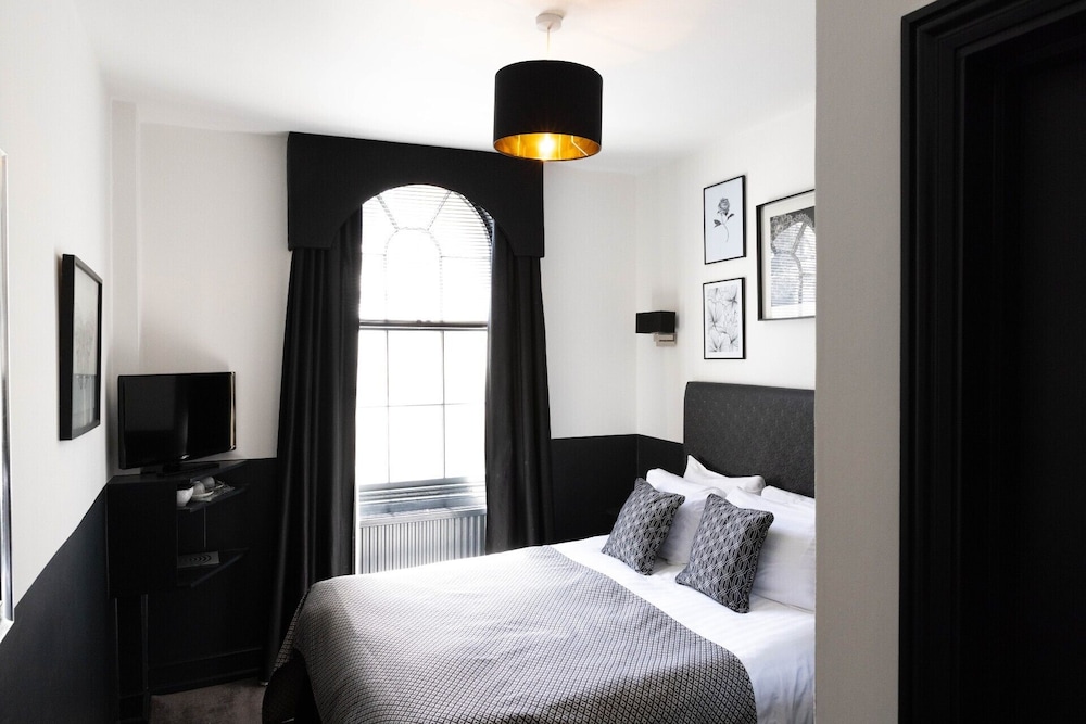 Double Room, Ensuite (Peonie - Cosy) photo 3