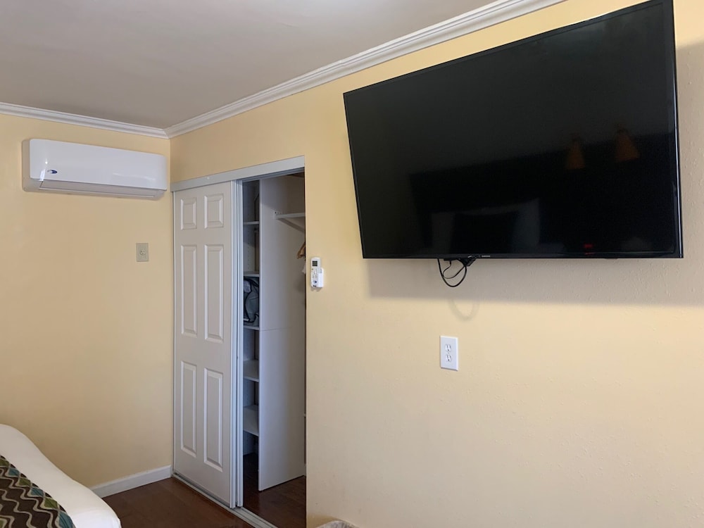 Family Suite, Multiple Beds photo 3