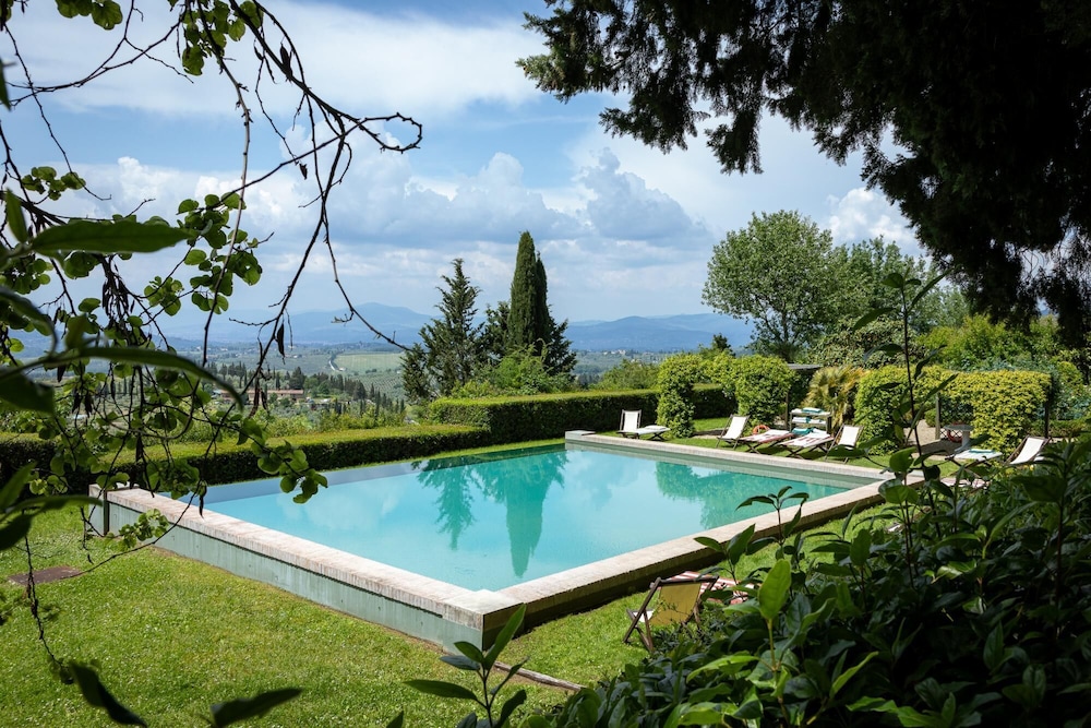Villa di Tizzano Luxurious Retreat in Paradise, Photo 68