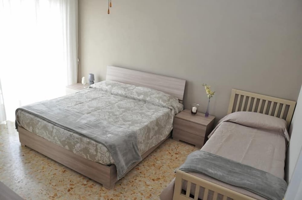 Family Condo, Terrace (Sole)