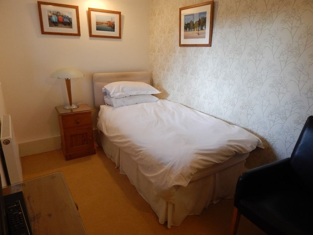 Single Room, Ensuite, Garden View photo 2