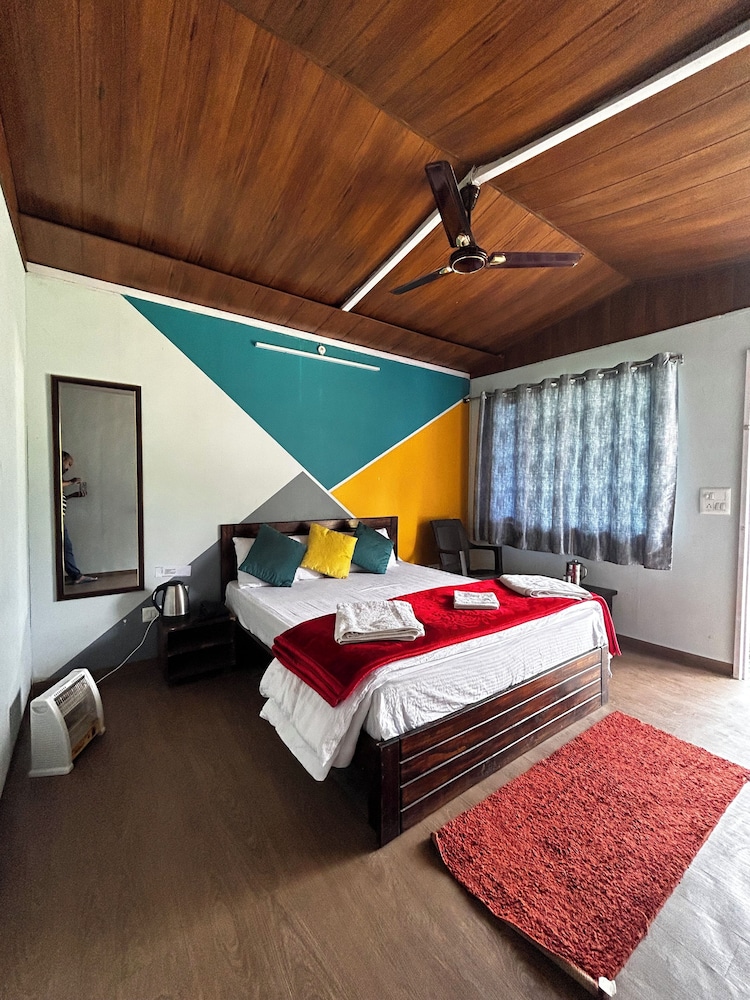 Double Deluxe Bedroom (1 Double Bed) photo 2