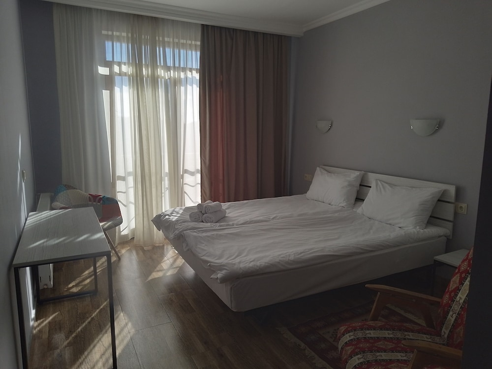Standard Double Room, 1 Bedroom, Mountain View photo 3