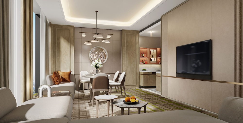 Executive Suite (Airport View)