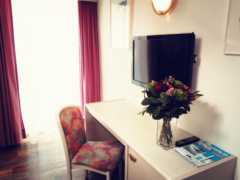 Family Apartment, 1 Queen Bed with Sofa bed, Non Smoking photo 3