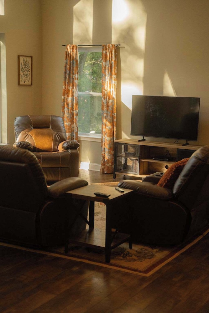 Cabin, Multiple Beds, Hot Tub, Garden View (Ravine Ridge) photo 2