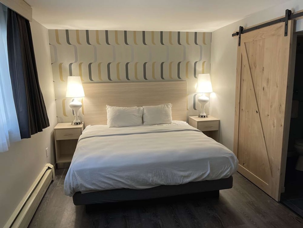 Suite, Multiple Beds, Non Smoking, Fireplace (not pet friendly) - Photo 3