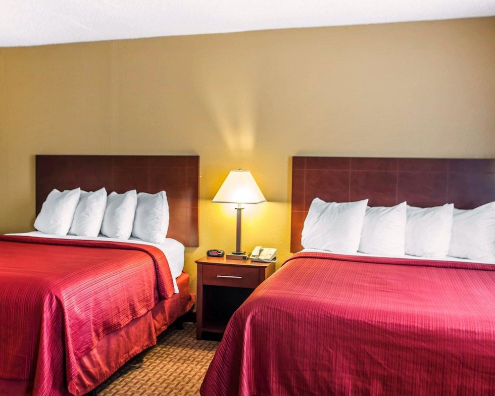 Standard Room, 2 Queen Beds, Non Smoking - Photo 4