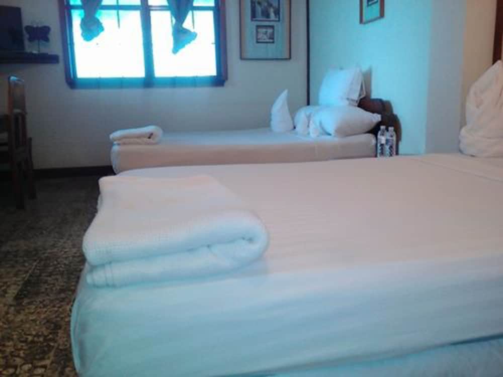 Deluxe Double Room, Multiple Beds, Non Smoking