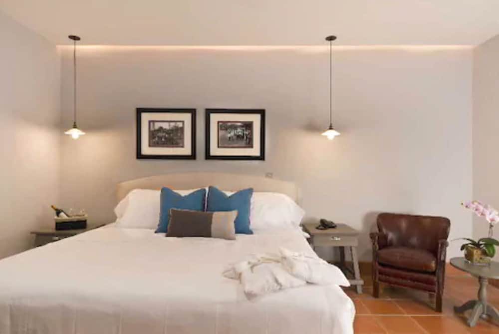 Deluxe Room, 1 King Bed, Garden View, Ground Floor - Photo 2