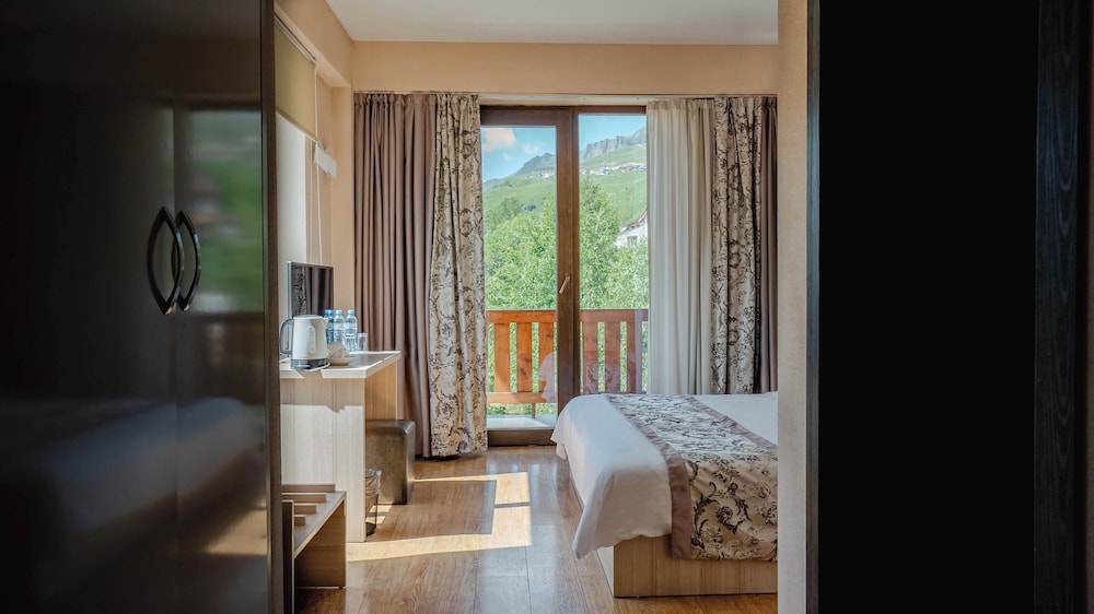 Deluxe Double or Twin Room - Photo 7