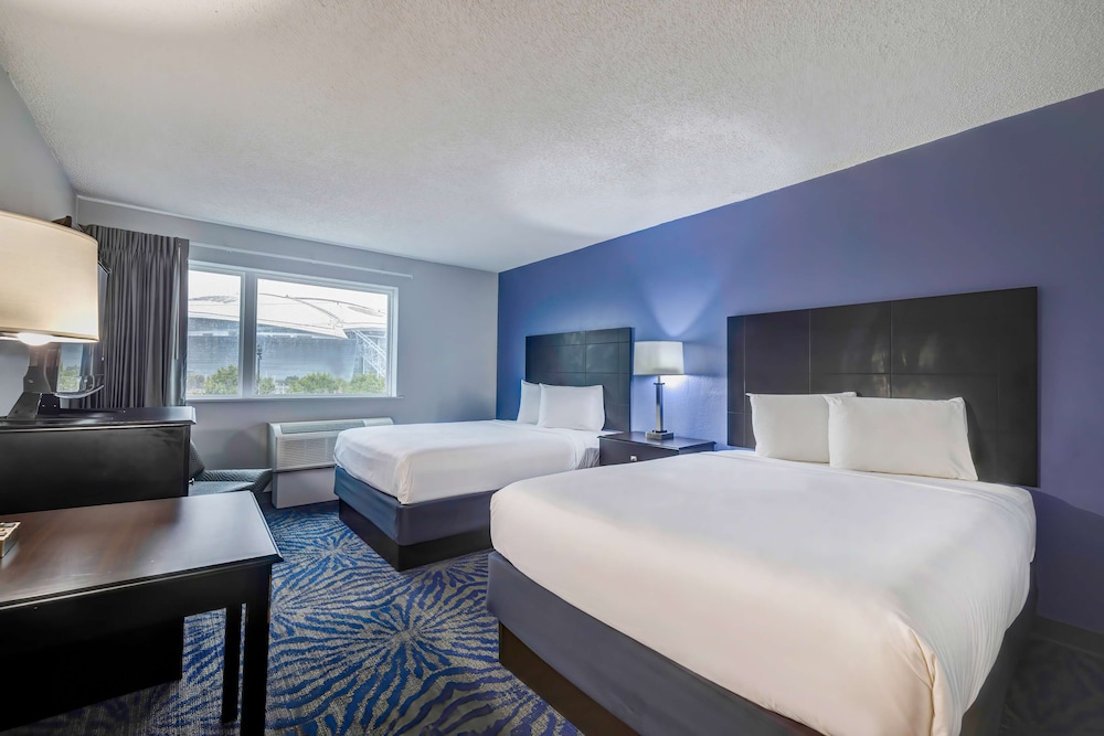 Deluxe Room, 2 Queen Beds, Non Smoking, City View - Photo 1