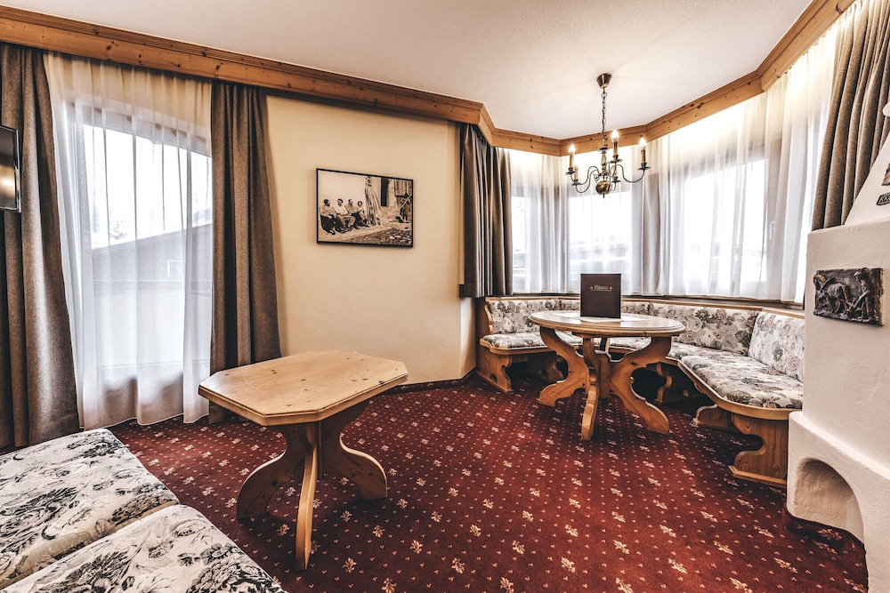 Suite, Balcony, Mountain View (Rose) photo 2