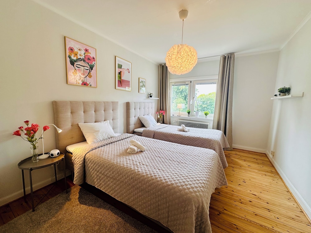 Premium Apartment, 1 Bedroom, Kitchen, Garden View