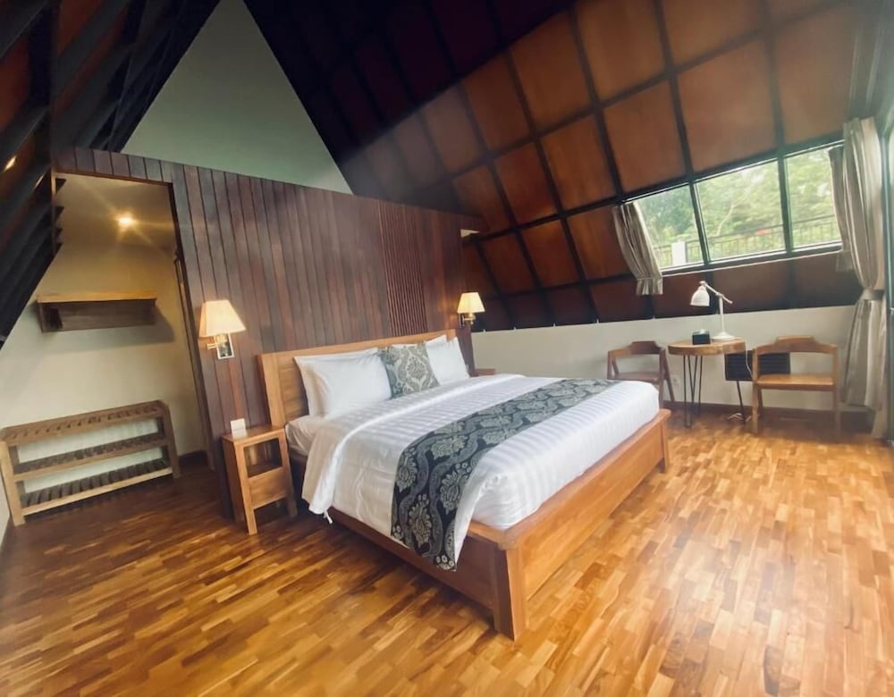 Executive Cottage