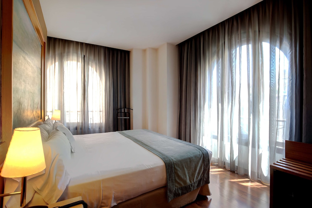 Double Room Single Use - Photo 1