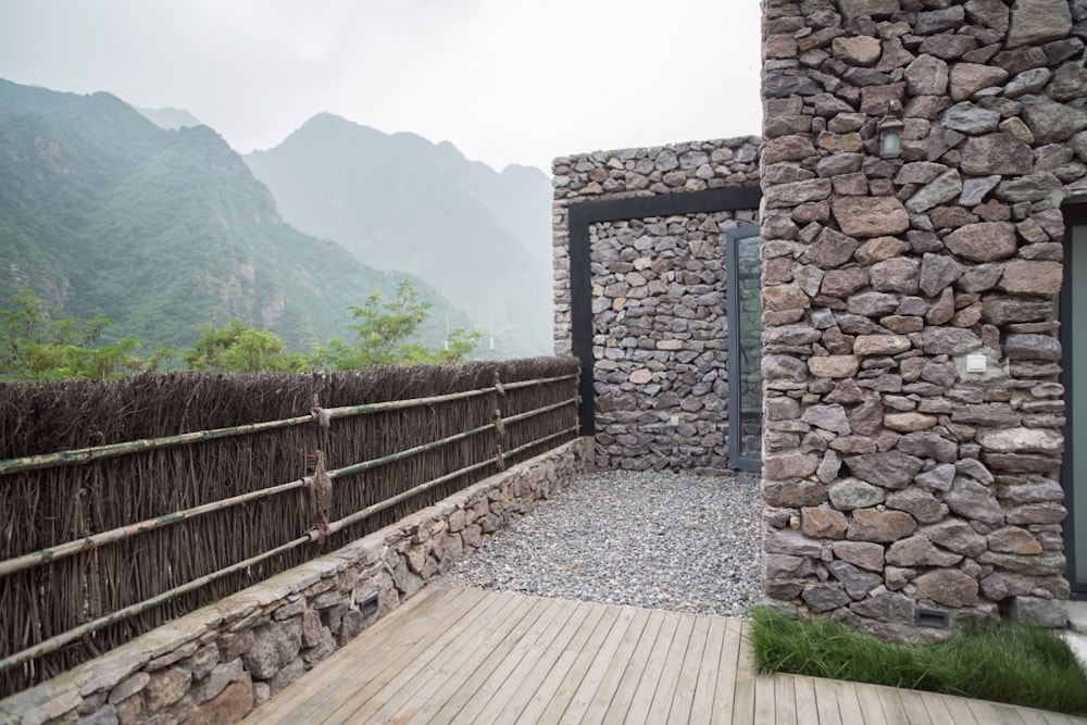 Deluxe Double Room with Courtyard photo 2