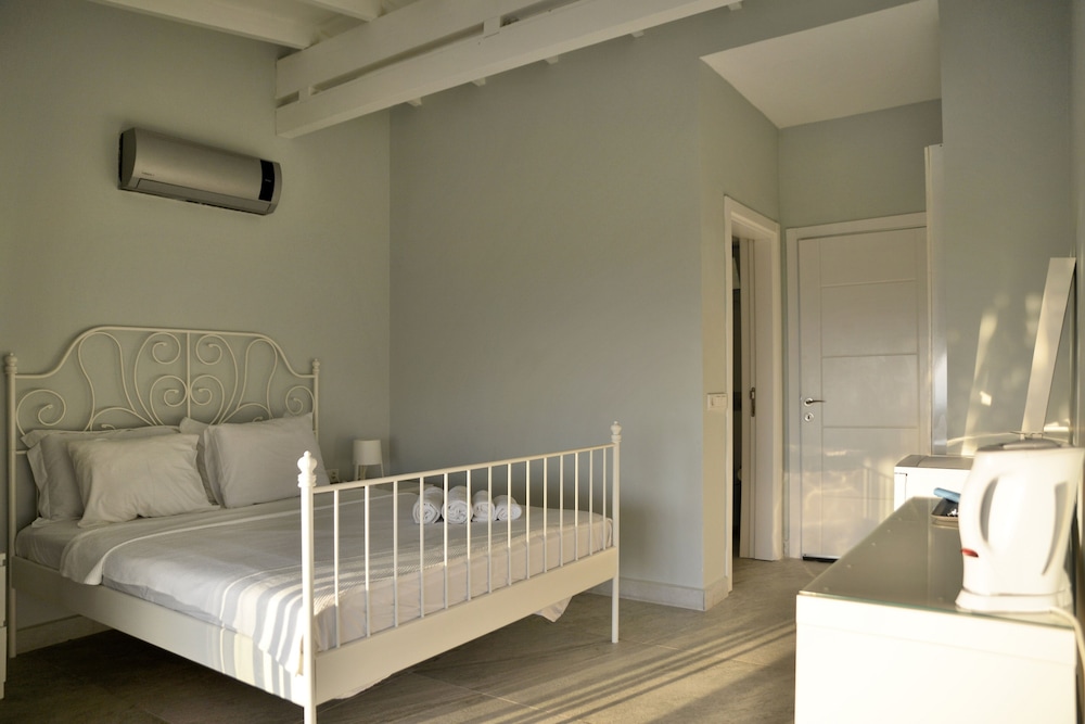 Deluxe Double Room, Sea View - Photo 12