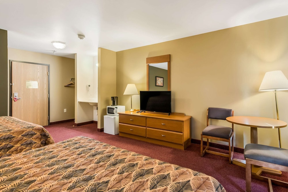 Standard Room, 2 Double Beds, Non Smoking (No Pets Allowed) - Photo 3
