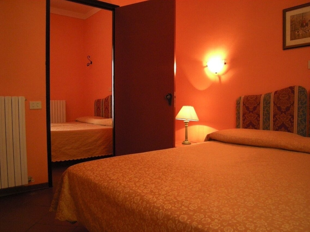 Double Room - Photo 3