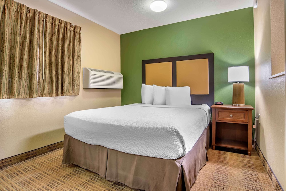 Room, 1 Queen Bed with Sofa bed, Accessible, Non Smoking photo 1