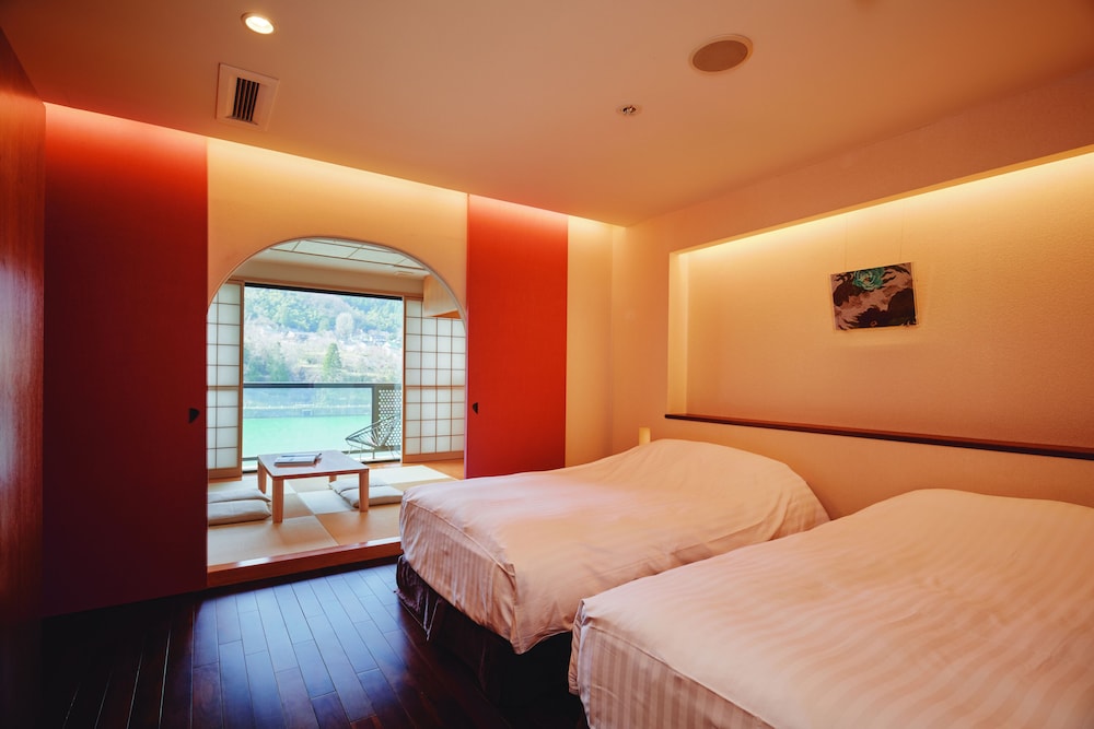 Room, Non Smoking, River View (305)