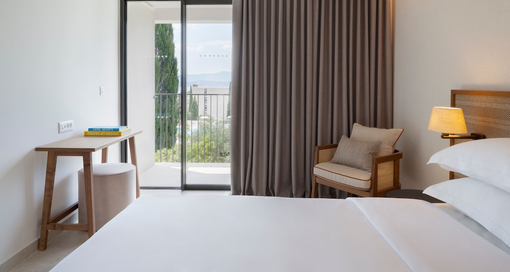 Double Room Single Use (Sea Side) photo 2