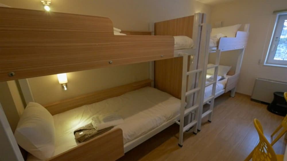 Bed In 4-Bed Female Dormitory Room photo 2