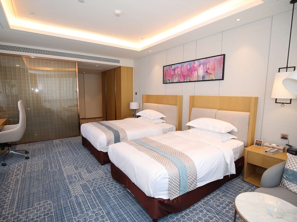 Deluxe Room, 2 Twin Beds photo 2
