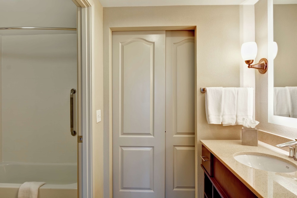 Suite, 1 King Bed, Accessible, Bathtub - Photo 8