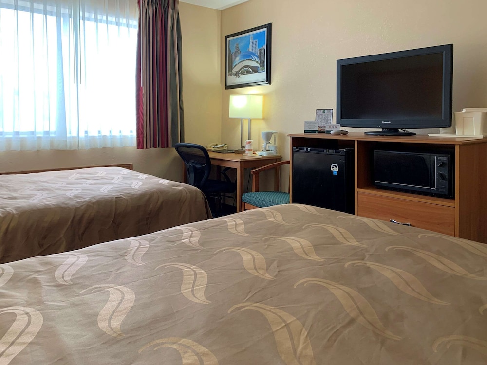 Standard Room, 2 Queen Beds, Non Smoking - Photo 2